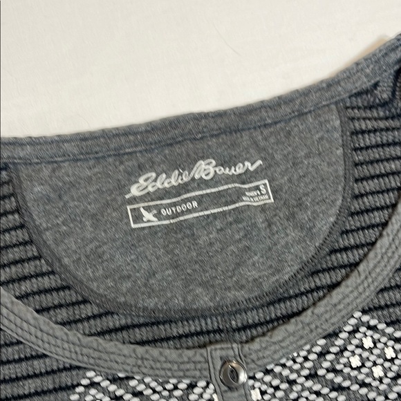 Eddie Bauer Graphic Fitted Gray Thermal - Picture 3 of 10